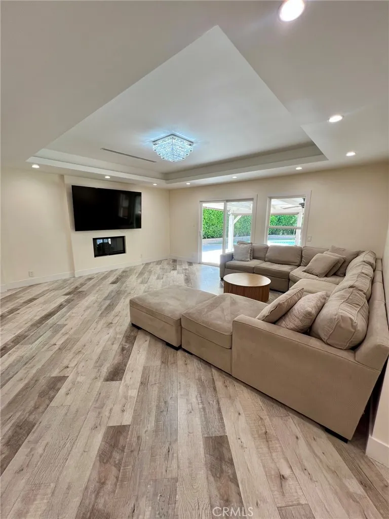 17161 Vintage Northridge, CA 91325