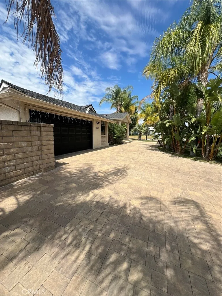 17161 Vintage Northridge, CA 91325