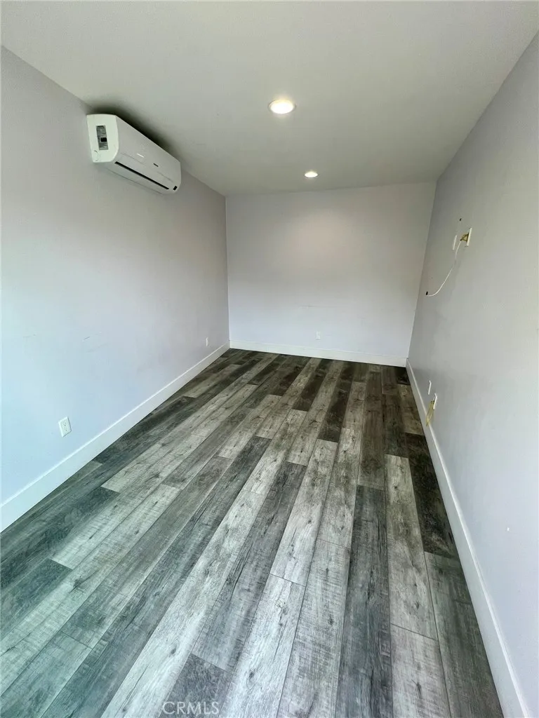 17161 Vintage Northridge, CA 91325