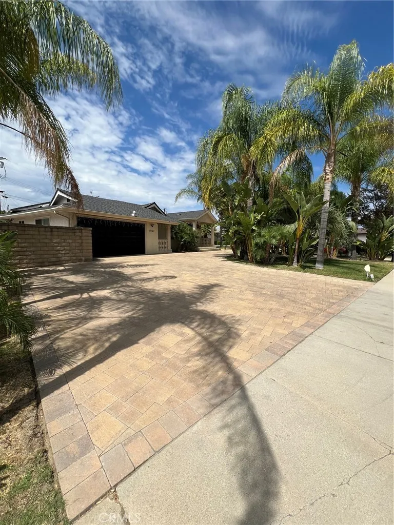 17161 Vintage Northridge, CA 91325