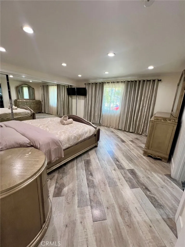 17161 Vintage Northridge, CA 91325