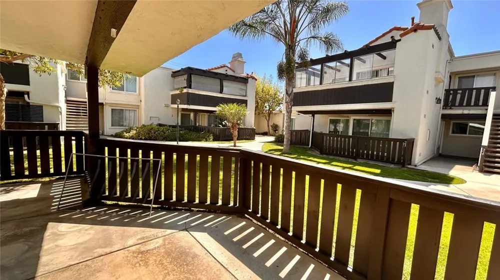 1927 W Houston #5 Fullerton, CA 92833