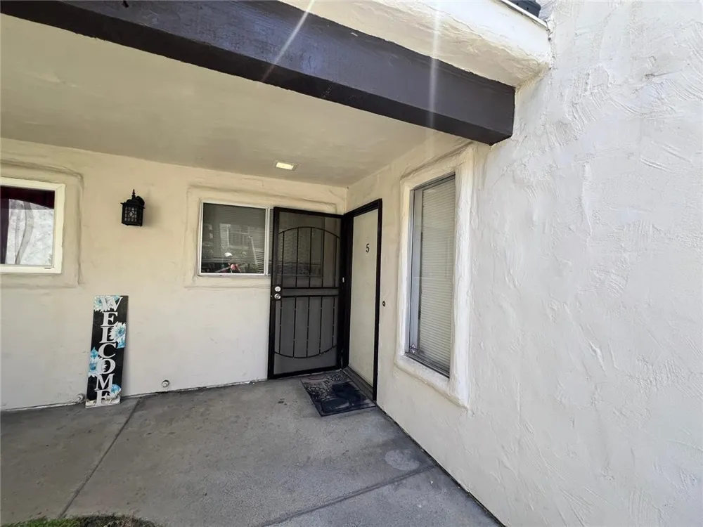 1927 W Houston #5 Fullerton, CA 92833