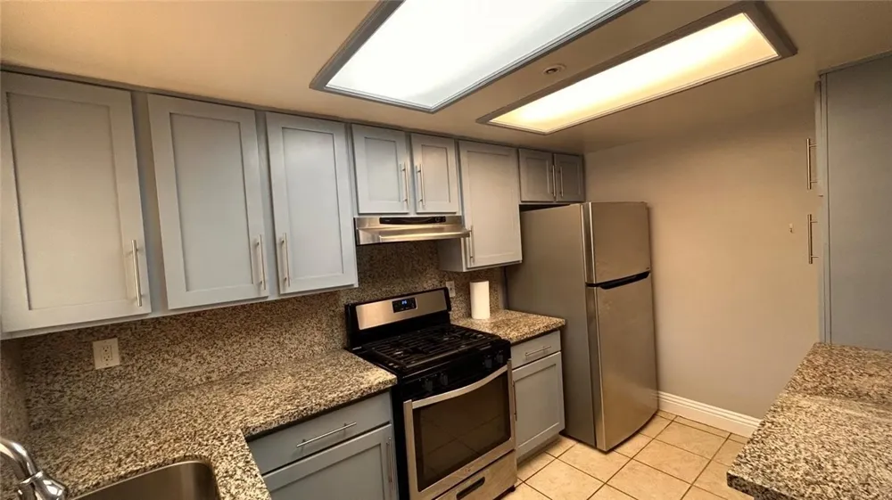 1927 W Houston #5 Fullerton, CA 92833