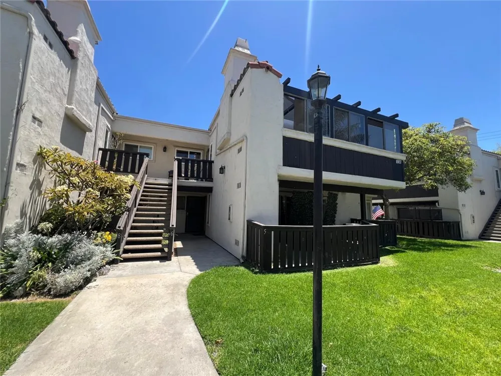 1927 W Houston #5 Fullerton, CA 92833