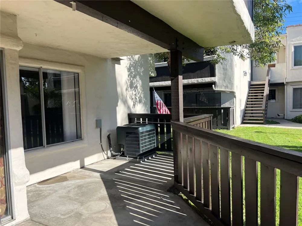 1927 W Houston #5 Fullerton, CA 92833