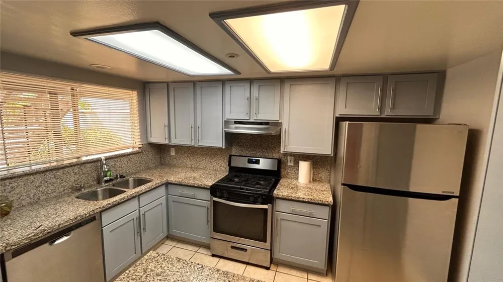 1927 W Houston #5 Fullerton, CA 92833