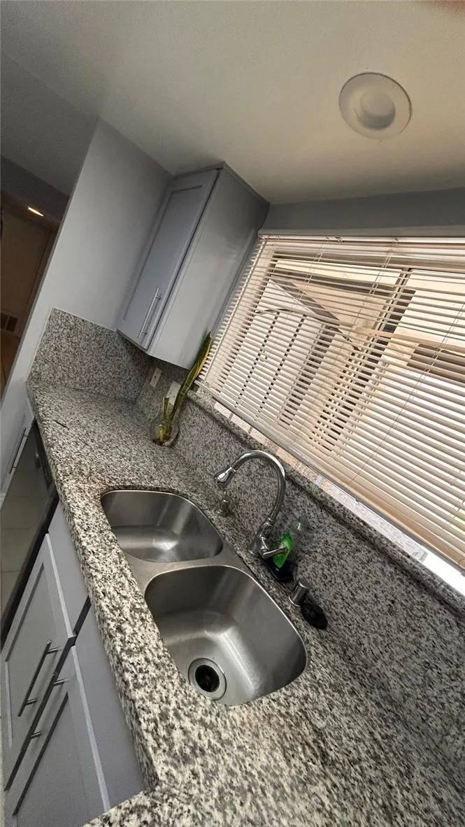 1927 W Houston #5 Fullerton, CA 92833