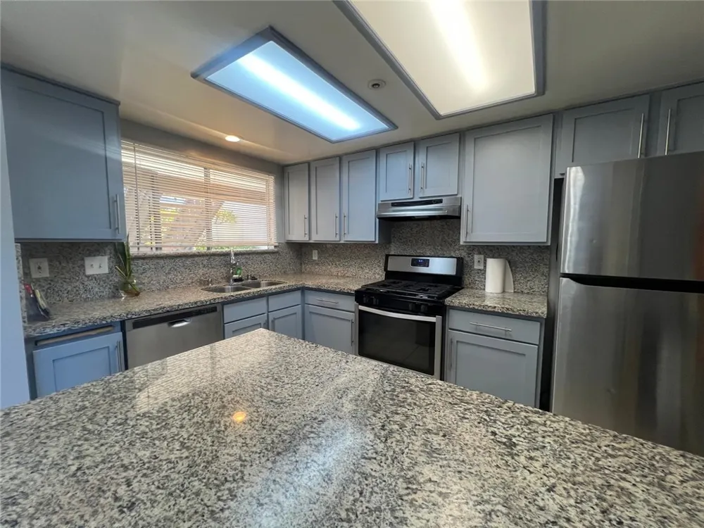 1927 W Houston #5 Fullerton, CA 92833