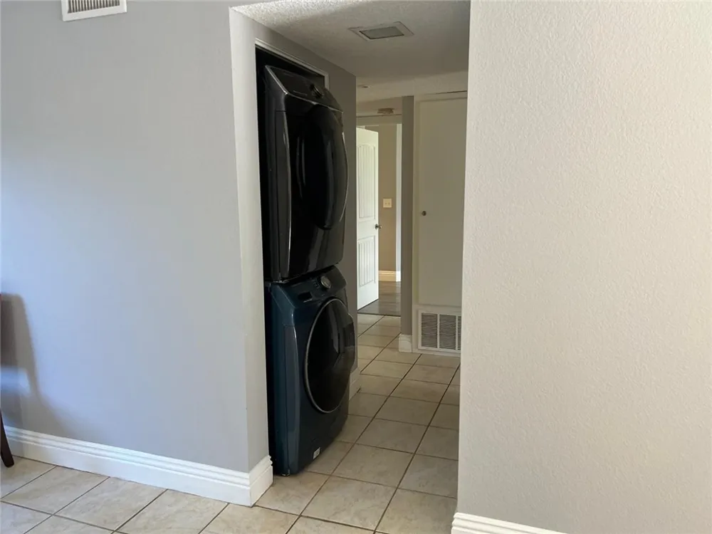 1927 W Houston #5 Fullerton, CA 92833