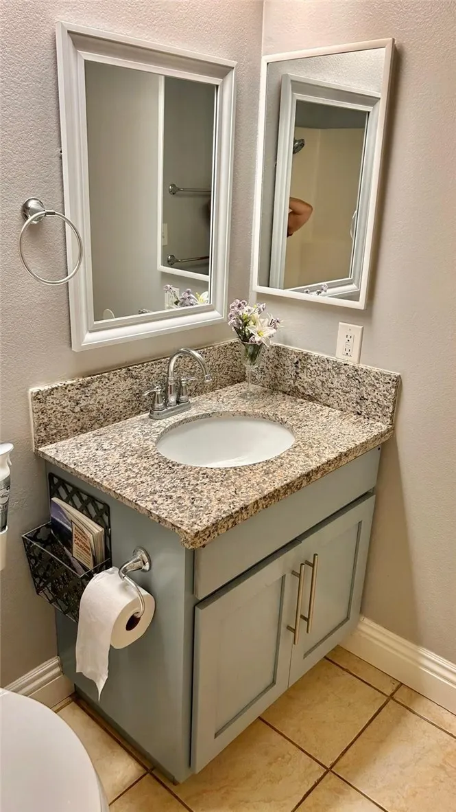 1927 W Houston #5 Fullerton, CA 92833