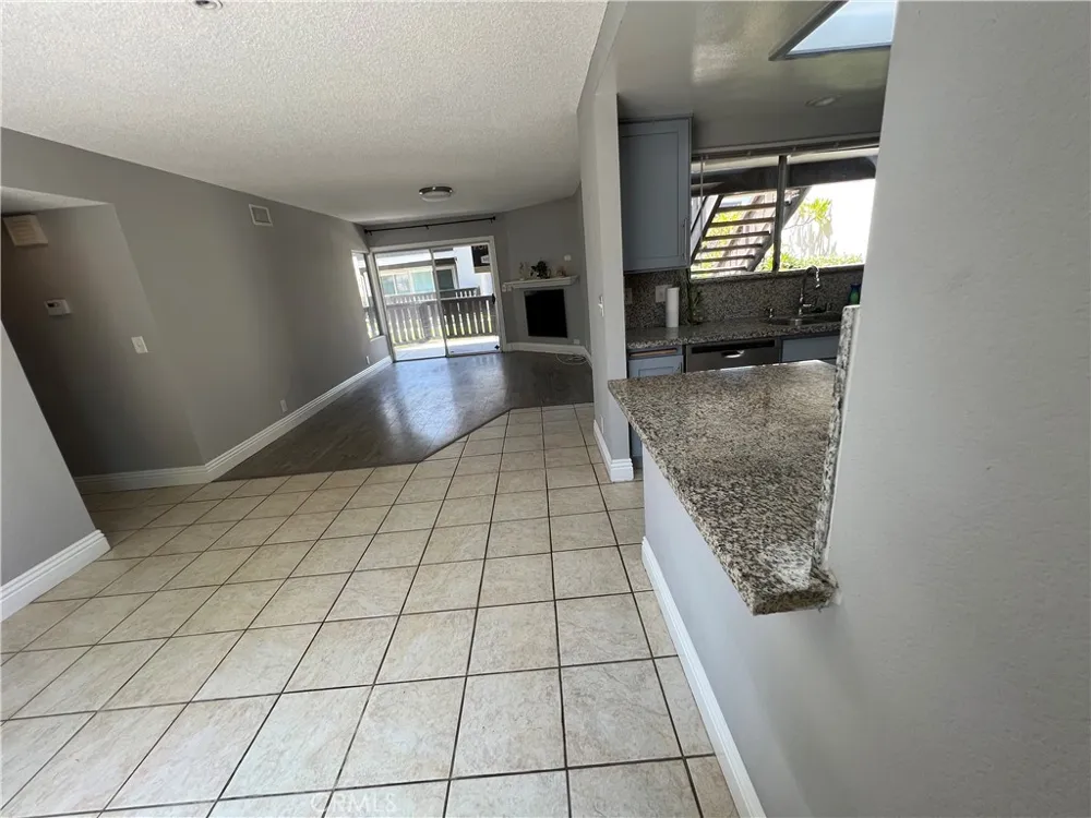 1927 W Houston #5 Fullerton, CA 92833