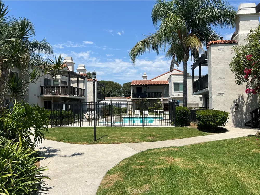 1927 W Houston #5 Fullerton, CA 92833