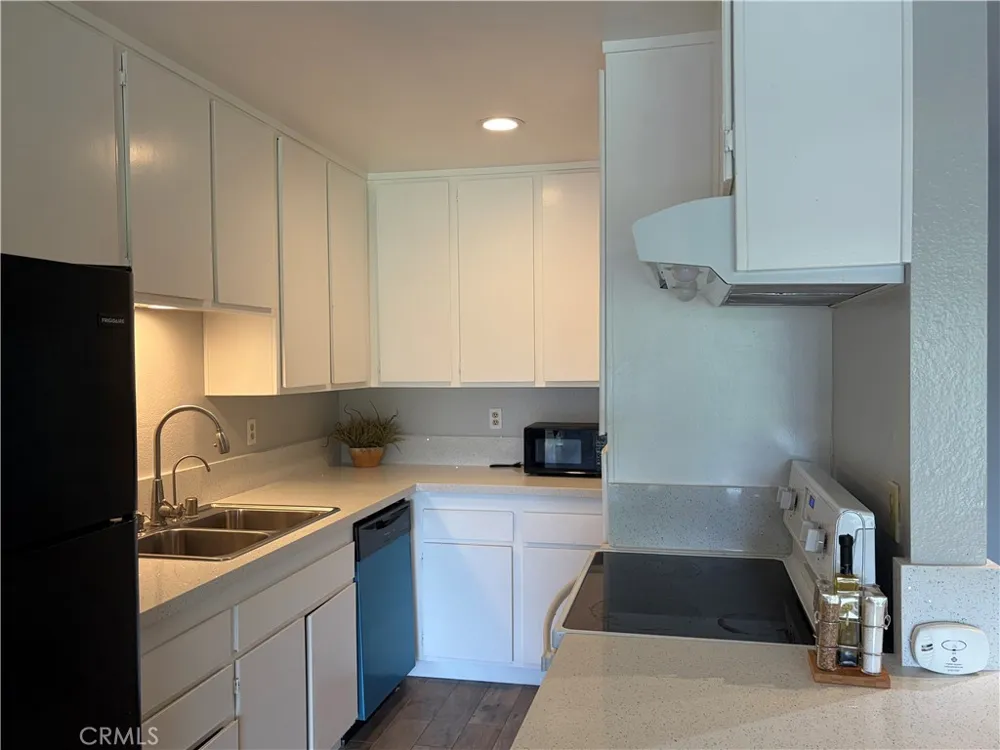 6542 Ocean Crest Dr. Rancho Palos Verdes, CA 90275