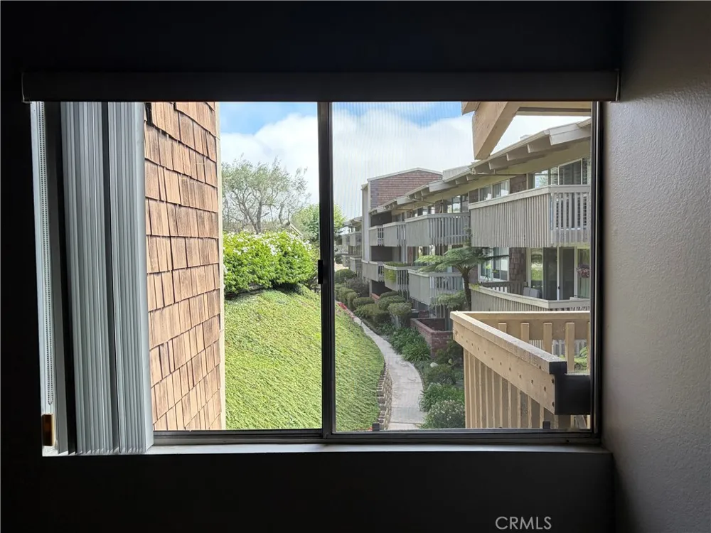 6542 Ocean Crest Dr. Rancho Palos Verdes, CA 90275