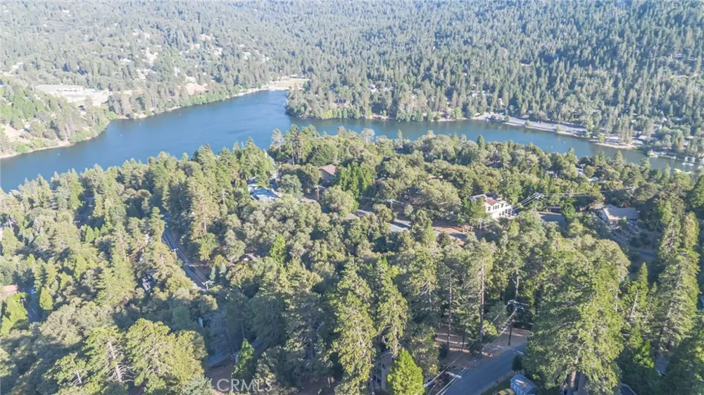 310 Wylerhorn Crestline, CA 92325