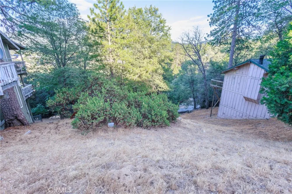 310 Wylerhorn Crestline, CA 92325