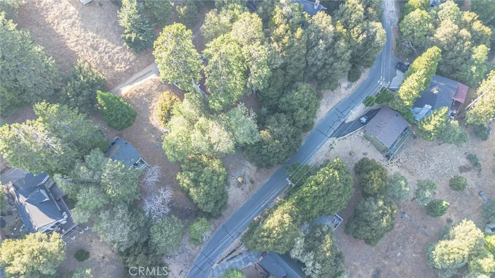 310 Wylerhorn Crestline, CA 92325