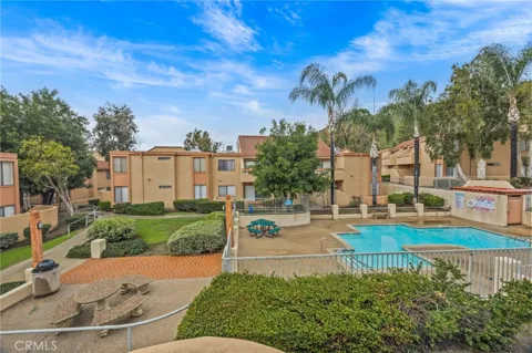1400 W Edgehill Road #11