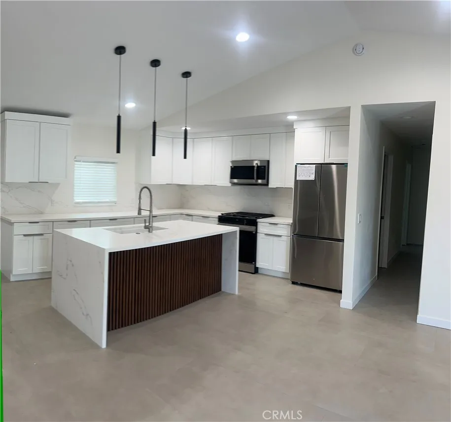 68135 Peladora Cathedral City, CA 92234