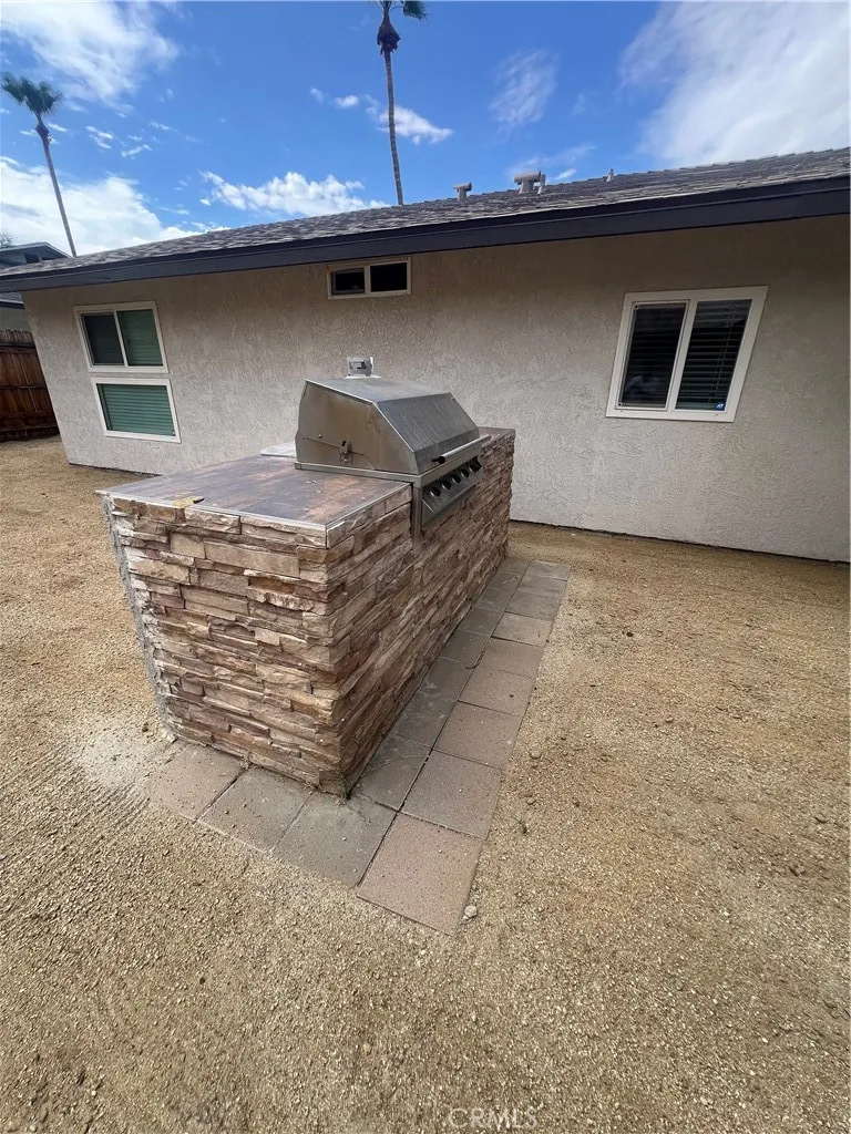 68135 Peladora Cathedral City, CA 92234