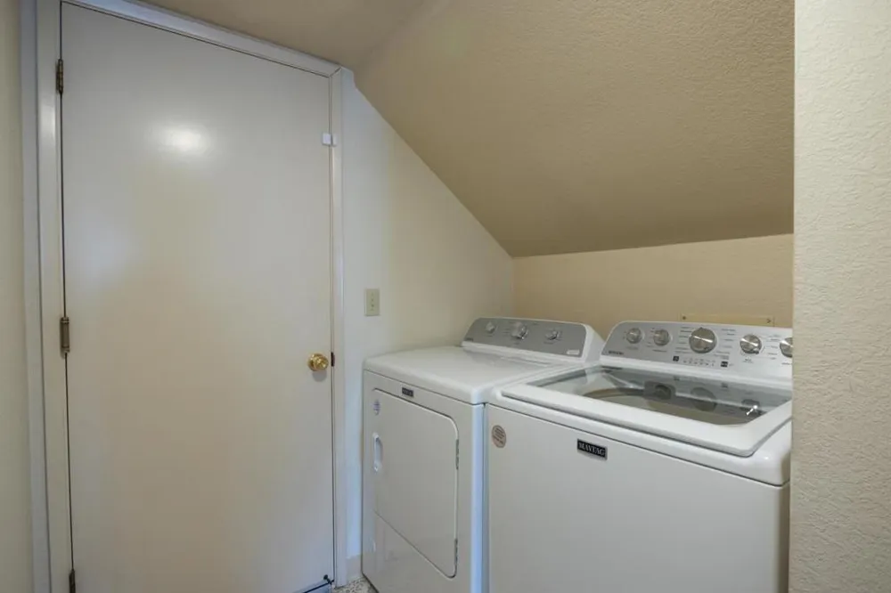 1219 Willow Court Gilroy, CA 95020