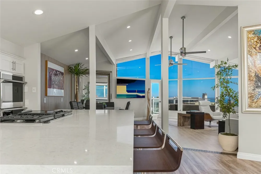 2 Camel Point Laguna Beach, CA 92651