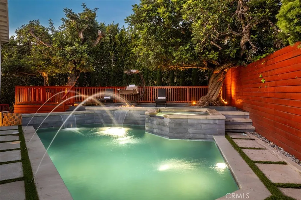 2 Camel Point Laguna Beach, CA 92651