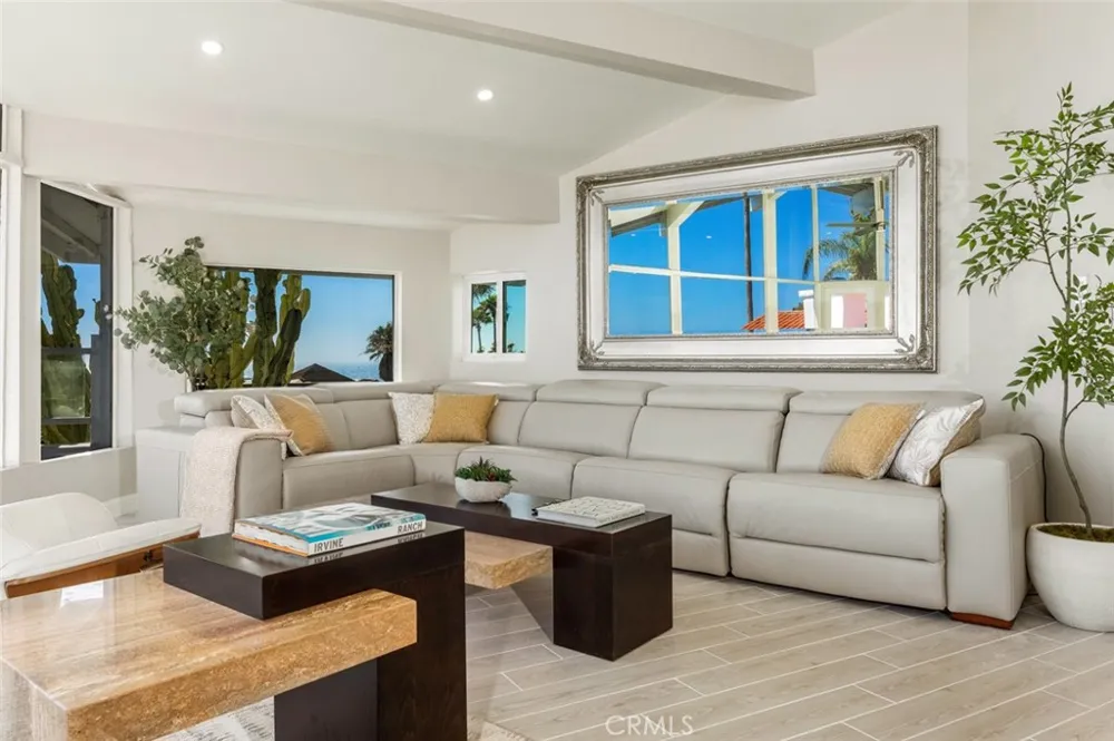 2 Camel Point Laguna Beach, CA 92651