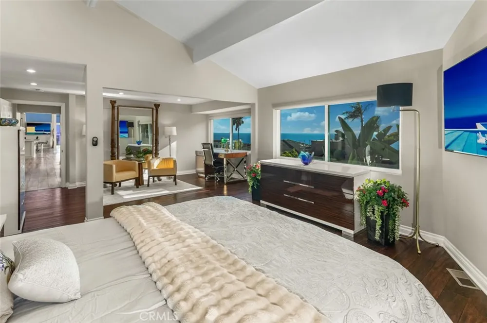 2 Camel Point Laguna Beach, CA 92651