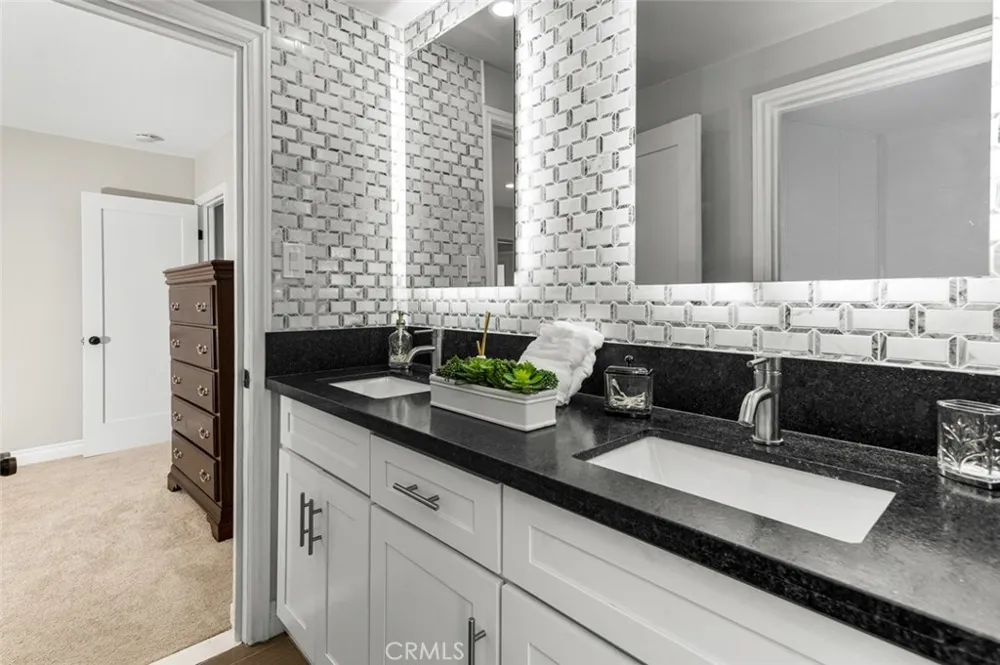 2 Camel Point Laguna Beach, CA 92651