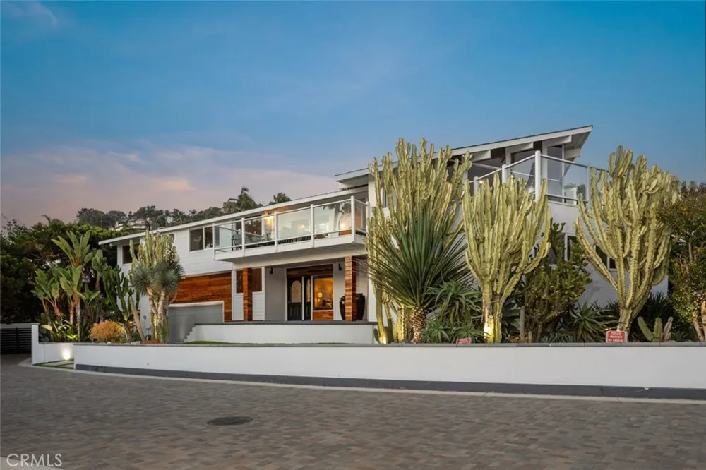 2 Camel Point Laguna Beach, CA 92651