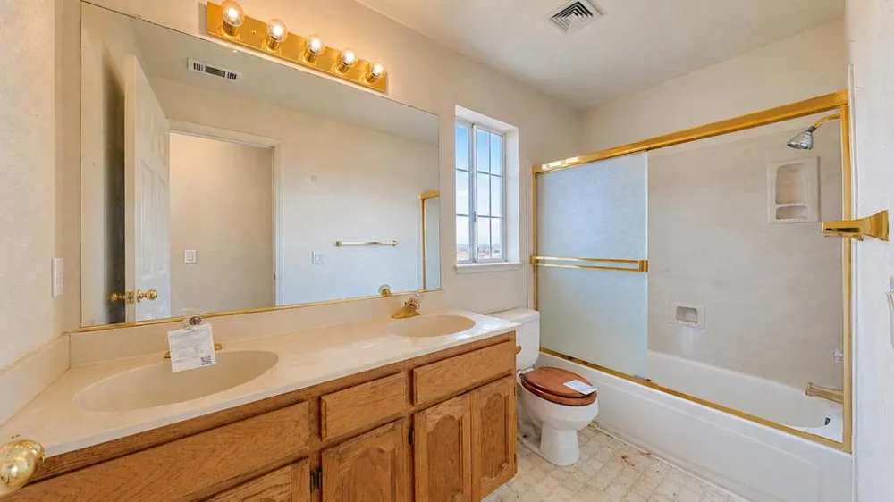 1961 Nikki Ann Way Turlock, CA 95380