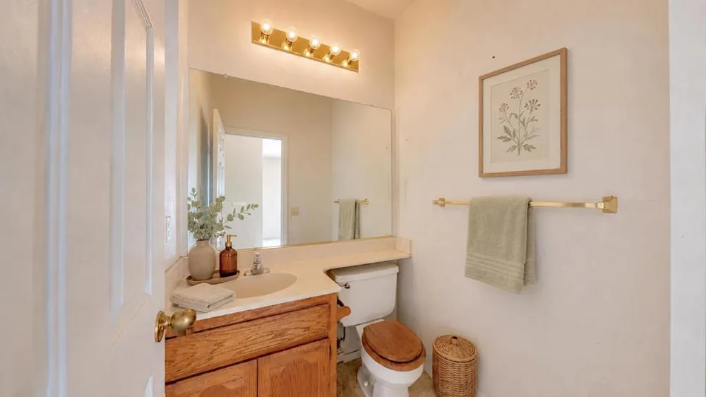1961 Nikki Ann Way Turlock, CA 95380