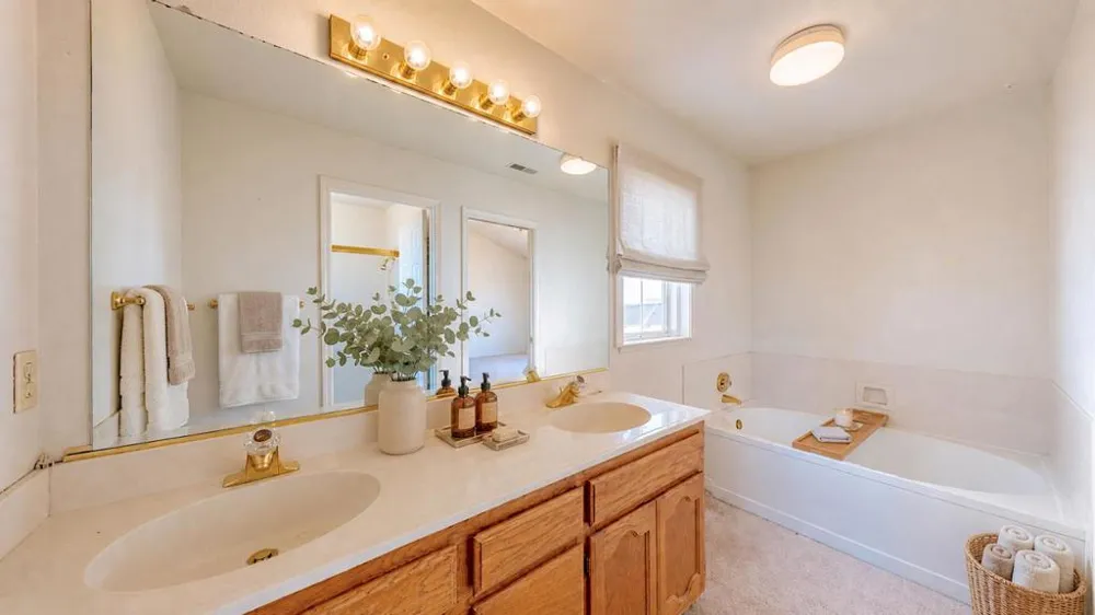 1961 Nikki Ann Way Turlock, CA 95380