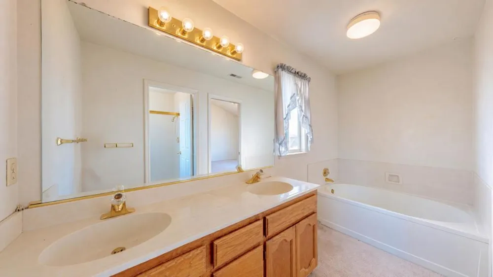 1961 Nikki Ann Way Turlock, CA 95380