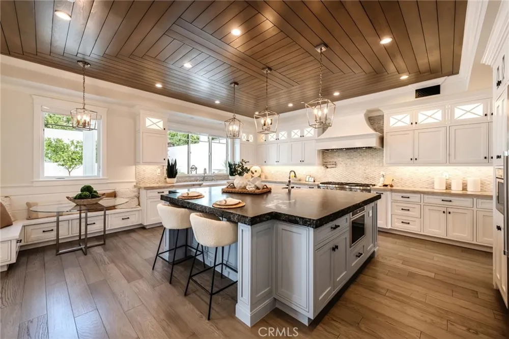 10555 Holman Los Angeles, CA 90024