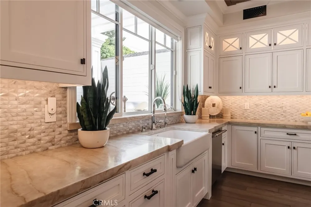 10555 Holman Los Angeles, CA 90024