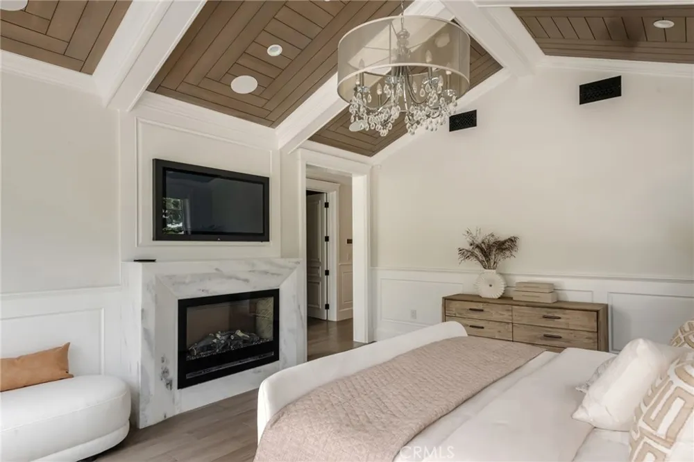 10555 Holman Los Angeles, CA 90024