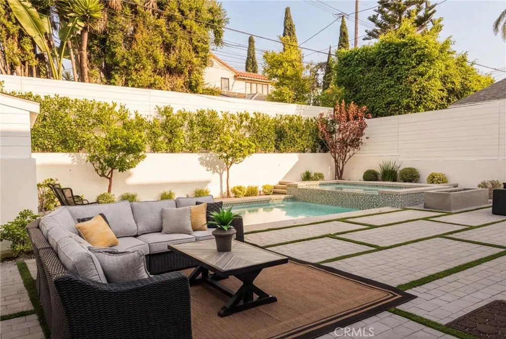 10555 Holman Los Angeles, CA 90024