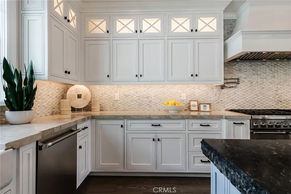 10555 Holman Los Angeles, CA 90024