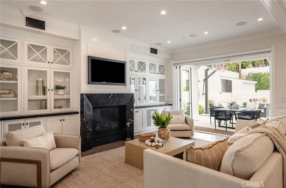 10555 Holman Los Angeles, CA 90024