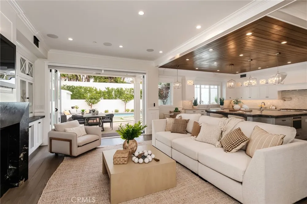 10555 Holman Los Angeles, CA 90024