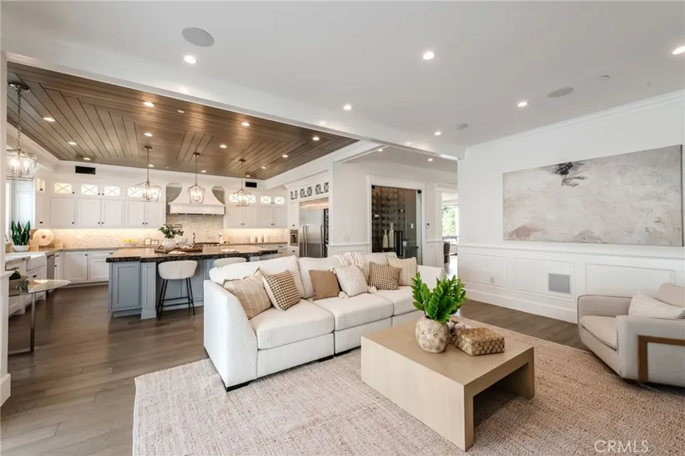 10555 Holman Los Angeles, CA 90024