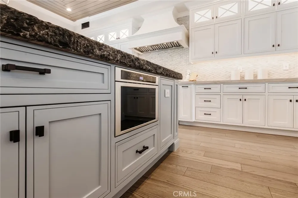 10555 Holman Los Angeles, CA 90024