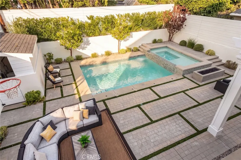 10555 Holman Los Angeles, CA 90024
