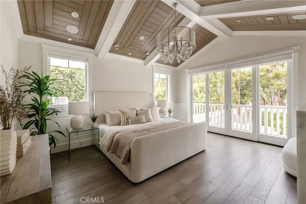 10555 Holman Los Angeles, CA 90024