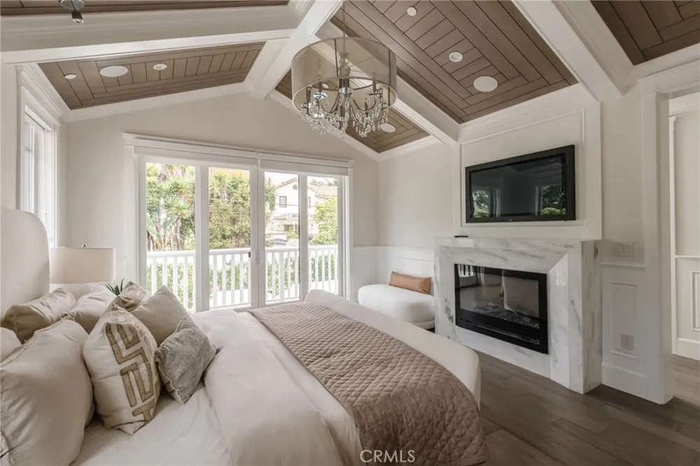 10555 Holman Los Angeles, CA 90024