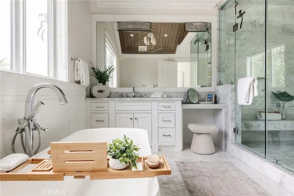 10555 Holman Los Angeles, CA 90024