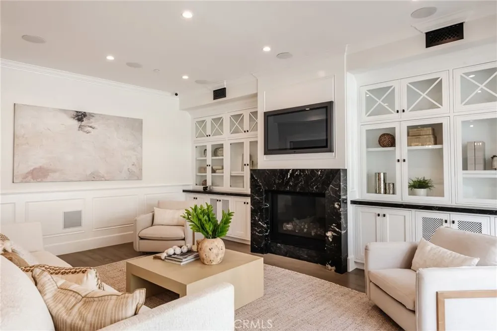 10555 Holman Los Angeles, CA 90024